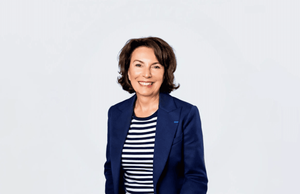 Dans Glimpse, Fabienne Arata (SKEMA 1988) analyse les nouvelles dynamiques du travail globalisé